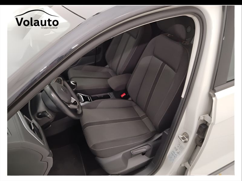 GuidiCar - VOLKSWAGEN T-Roc 2022 T-Roc 2.0 tdi scr Life 115cv Usato