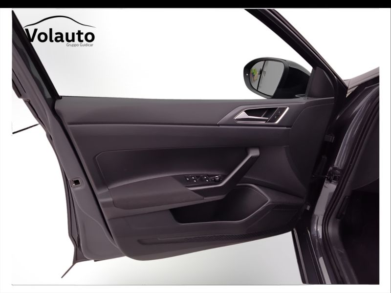 GuidiCar - VOLKSWAGEN Taigo 2022 Taigo 1.0 tsi R-Line 110cv dsg Usato
