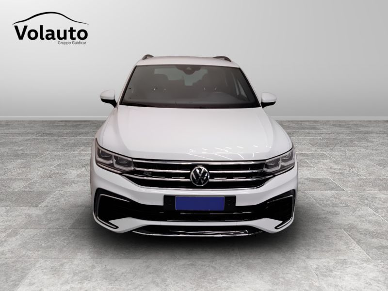 GuidiCar - VOLKSWAGEN Tiguan 2021 Tiguan 2.0 tdi scr R-Line 4motion 150cv dsg Usato