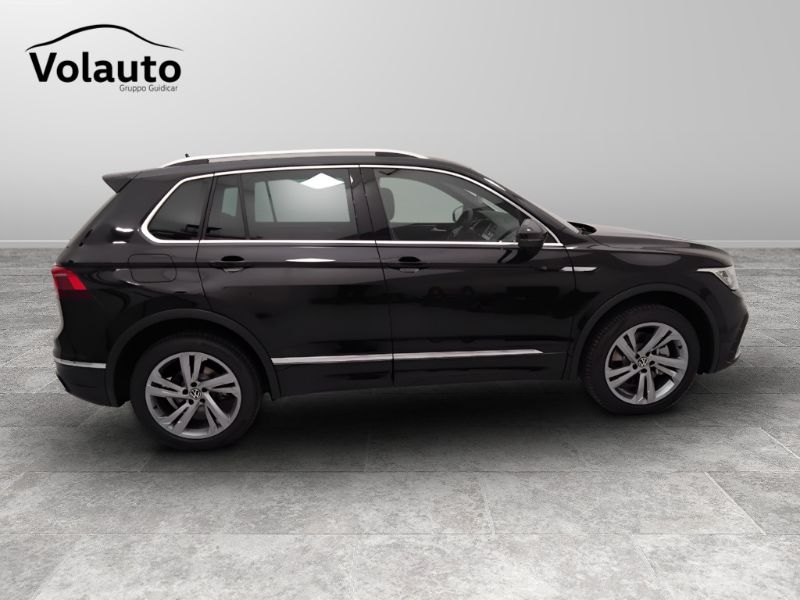 GuidiCar - VOLKSWAGEN Tiguan II 2021 2023 Tiguan 2.0 tdi scr R-Line 4motion 200cv dsg Aziendale