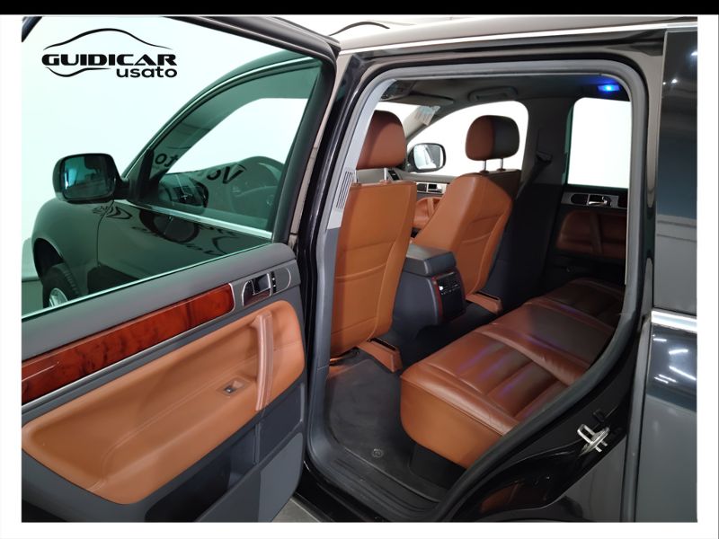 GuidiCar - VOLKSWAGEN Touareg 2005 Touareg 3.0 V6 tdi tiptronic Dpf Usato