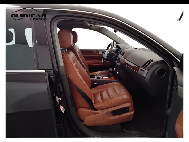 GuidiCar - VOLKSWAGEN Touareg 2005 Touareg 3.0 V6 tdi tiptronic Dpf Usato
