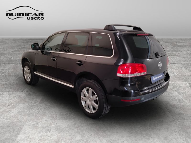 GuidiCar - VOLKSWAGEN Touareg 2005 Touareg 3.0 V6 tdi tiptronic Dpf Usato