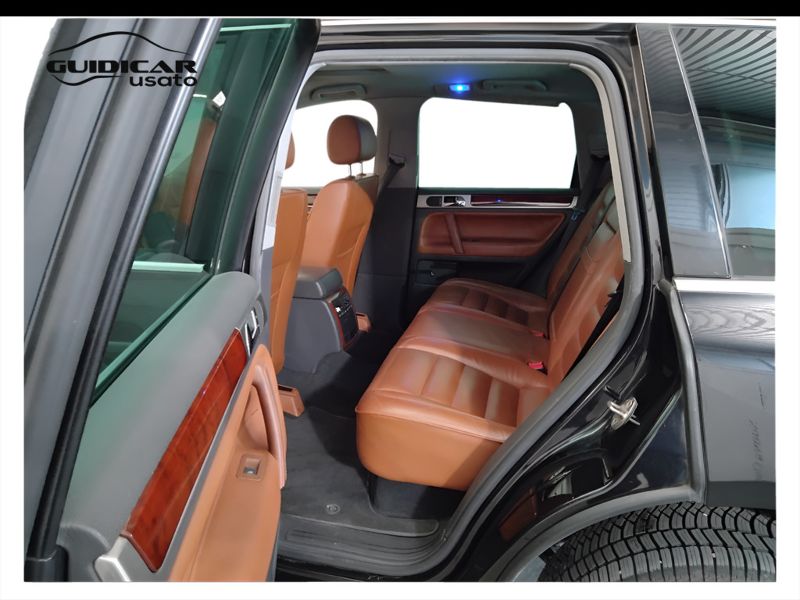 GuidiCar - VOLKSWAGEN Touareg 2005 Touareg 3.0 V6 tdi tiptronic Dpf Usato