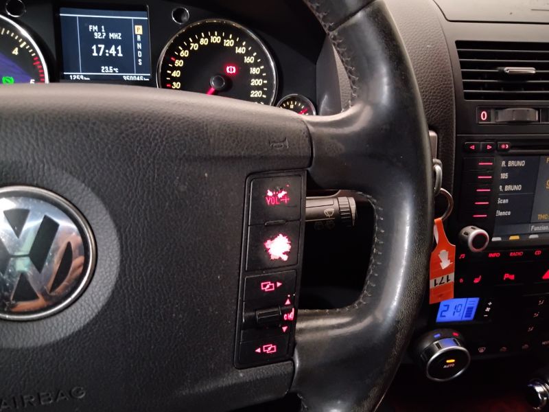 GuidiCar - VOLKSWAGEN Touareg 2005 Touareg 3.0 V6 tdi tiptronic Dpf Usato