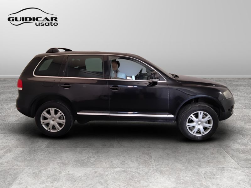 GuidiCar - VOLKSWAGEN Touareg 2005 Touareg 3.0 V6 tdi tiptronic Dpf Usato