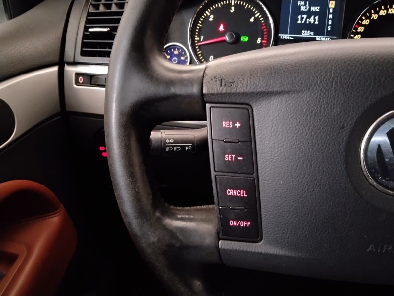 GuidiCar - VOLKSWAGEN Touareg 2005 Touareg 3.0 V6 tdi tiptronic Dpf Usato