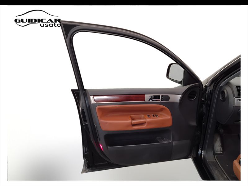 GuidiCar - VOLKSWAGEN Touareg 2005 Touareg 3.0 V6 tdi tiptronic Dpf Usato