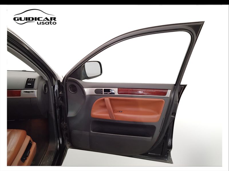 GuidiCar - VOLKSWAGEN Touareg 2005 Touareg 3.0 V6 tdi tiptronic Dpf Usato