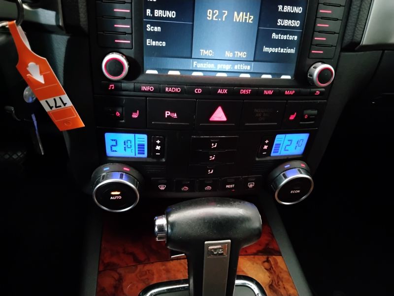 GuidiCar - VOLKSWAGEN Touareg 2005 Touareg 3.0 V6 tdi tiptronic Dpf Usato