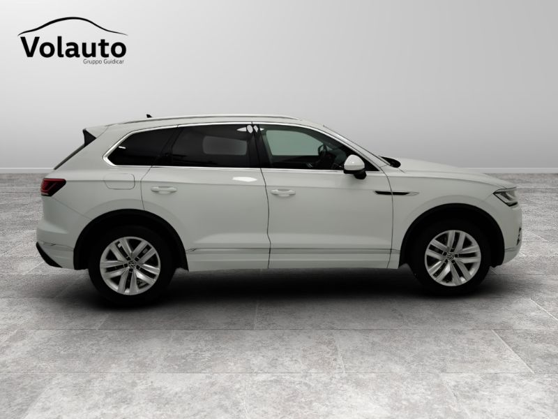 GuidiCar - VOLKSWAGEN Touareg 2021 Touareg 3.0 V6 tdi 231cv tiptronic Usato