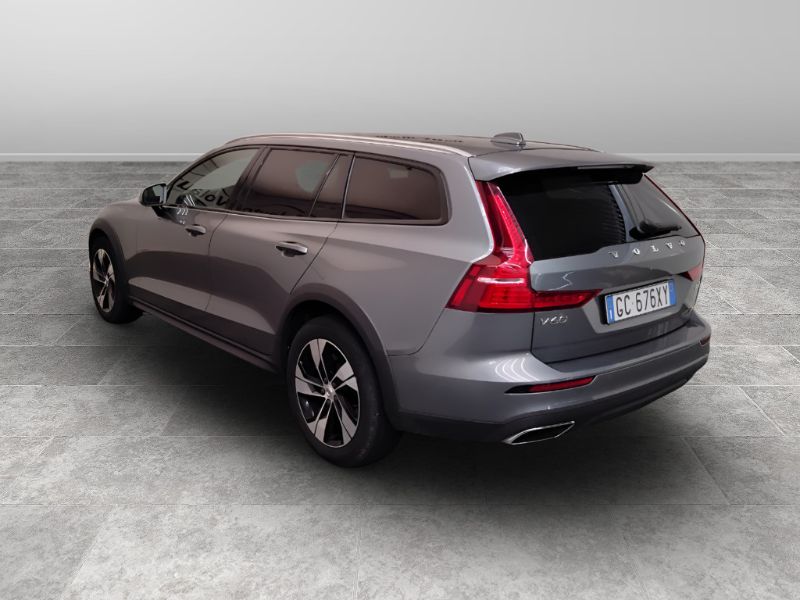 GuidiCar - VOLVO V60 CC (2018--->) 2020 V60 CC (2018-->) - V60 Cross Country B4 (d) AWD Geartronic B Usato