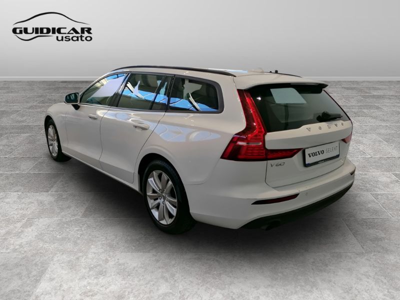 GuidiCar - VOLVO V60 (2018--->) 2021 V60 2.0 B4 Momentum Business auto Usato