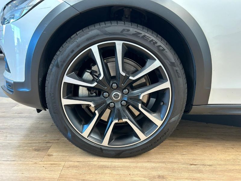 GuidiCar - VOLVO V90 2021 Cross Country 2023 V90 Cross Country 2.0 b4 Ultimate awd auto Usato