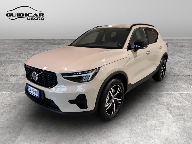 GuidiCar - VOLVO XC4 2024 XC40 PLUS DARK B3 AUT Aziendale