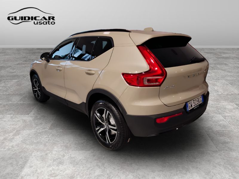 GuidiCar - VOLVO XC4 2024 XC40 PLUS DARK B3 AUT Aziendale