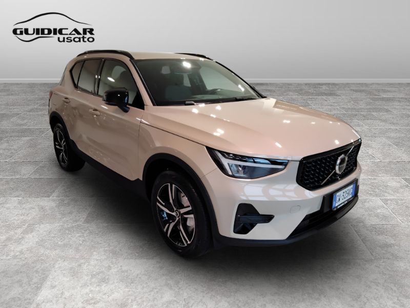 GuidiCar - VOLVO XC4 2024 XC40 PLUS DARK B3 AUT Aziendale