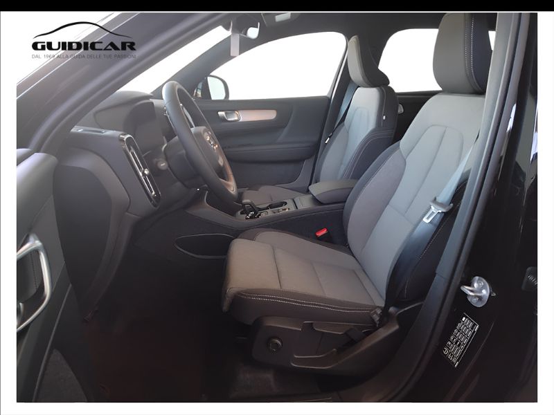 GuidiCar - VOLVO XC40 1 XC40 2.0 b3 Core auto Nuovo