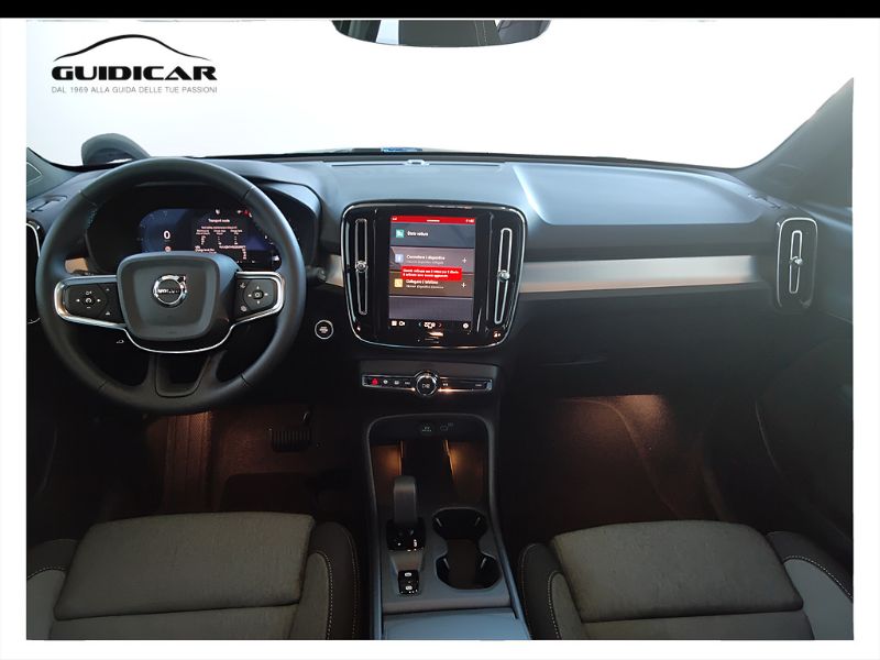 GuidiCar - VOLVO XC40 1 XC40 2.0 b3 Core auto Nuovo