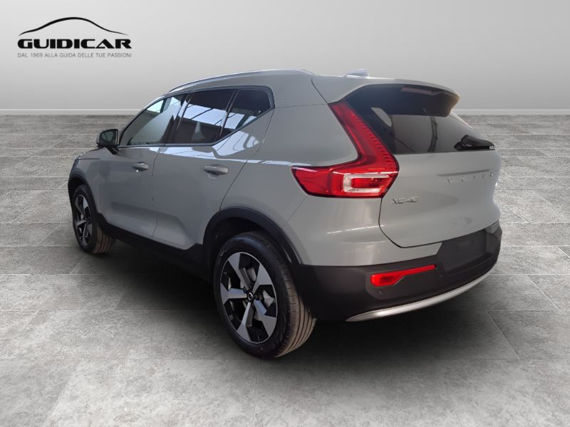 GuidiCar - VOLVO XC40 1 XC40 2.0 b3 Core auto Nuovo