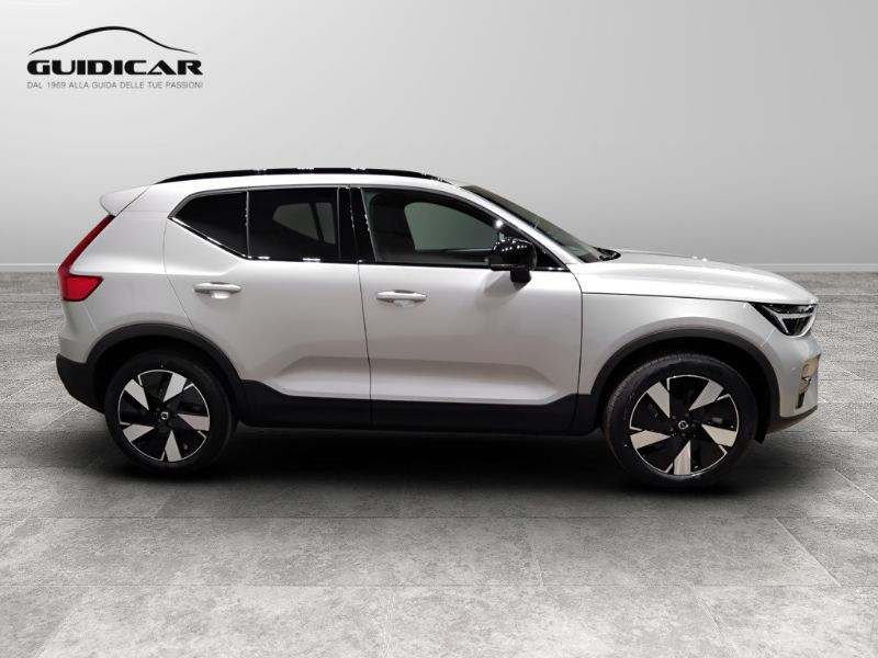 GuidiCar - VOLVO XC40 1 XC40 single motor Core rwd Nuovo