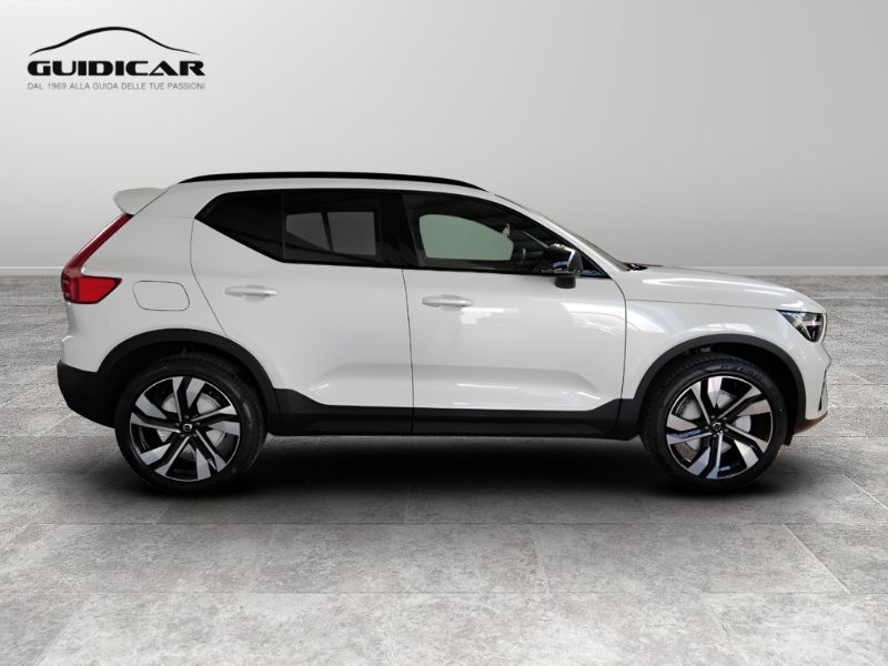 GuidiCar - VOLVO XC40 1 XC40 PLUS DARK B3 AUT Nuovo