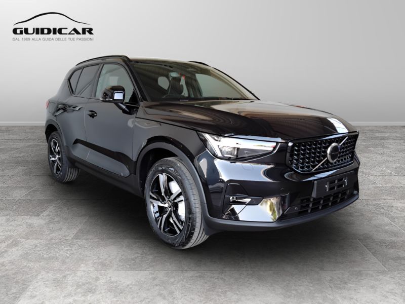 GuidiCar - VOLVO XC40 1 XC40 PLUS DARK B3 AUT Nuovo