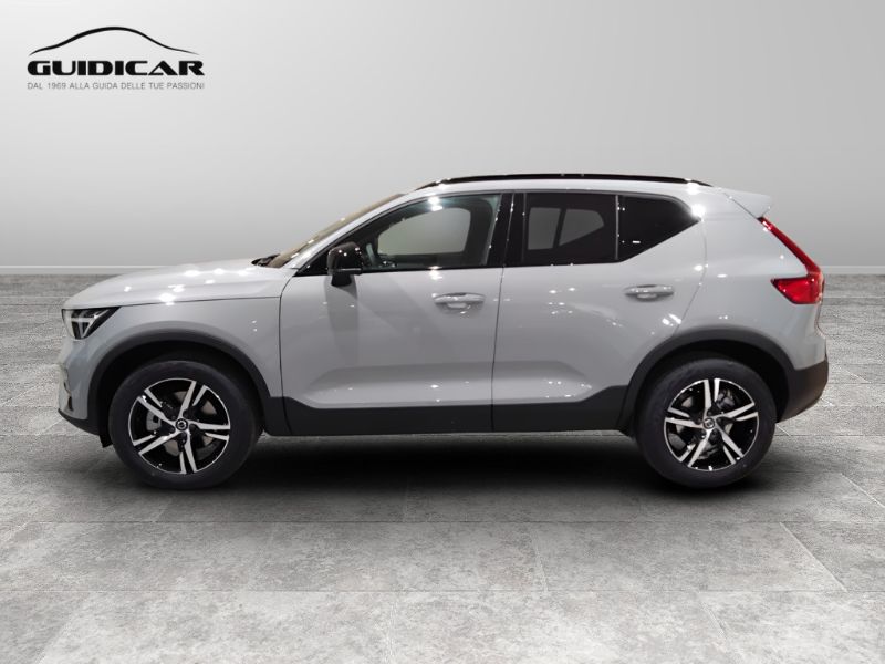 GuidiCar - VOLVO XC40 1 XC40 PLUS DARK B3 AUT Nuovo