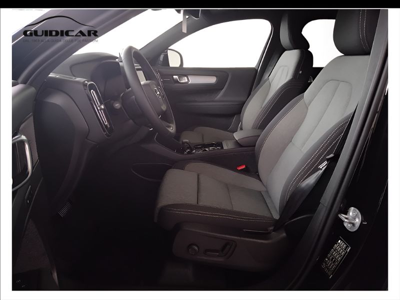 GuidiCar - VOLVO XC40 1 XC40 PLUS DARK B3 AUT Nuovo