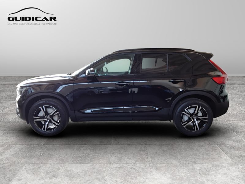 GuidiCar - VOLVO XC40 1 XC40 PLUS DARK B3 AUT Nuovo