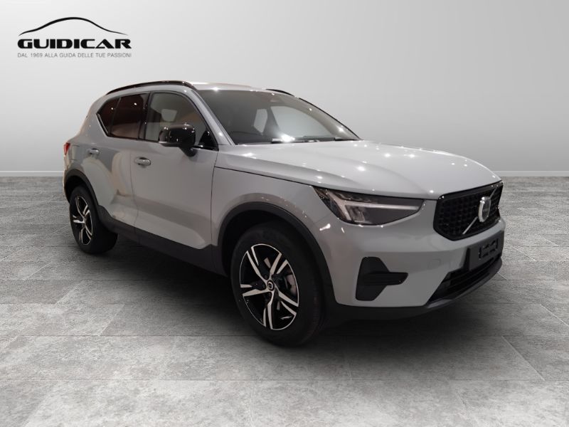 GuidiCar - VOLVO XC40 1 XC40 PLUS DARK B3 AUT Nuovo