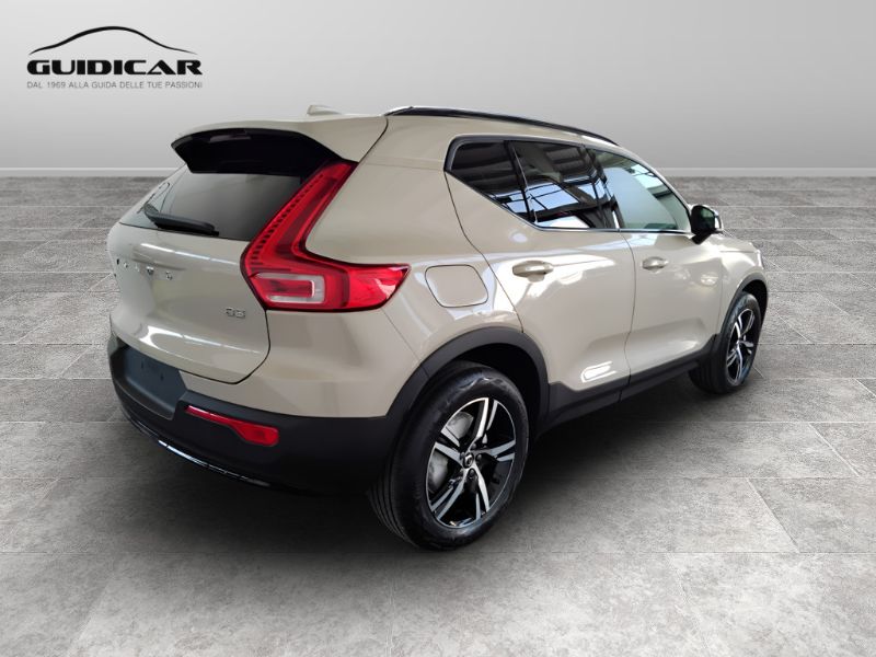 GuidiCar - VOLVO XC40 1 XC40 PLUS DARK B3 AUT Nuovo