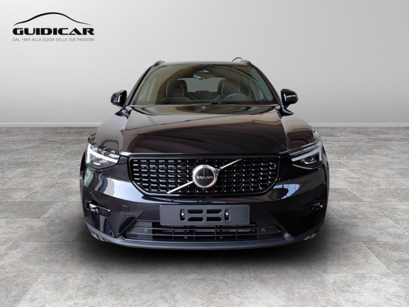 GuidiCar - VOLVO XC40 1 XC40 PLUS DARK B3 AUT Nuovo