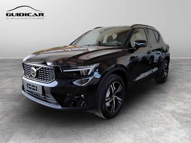 GuidiCar - VOLVO XC40 1 XC40 PLUS DARK B3 AUT Nuovo