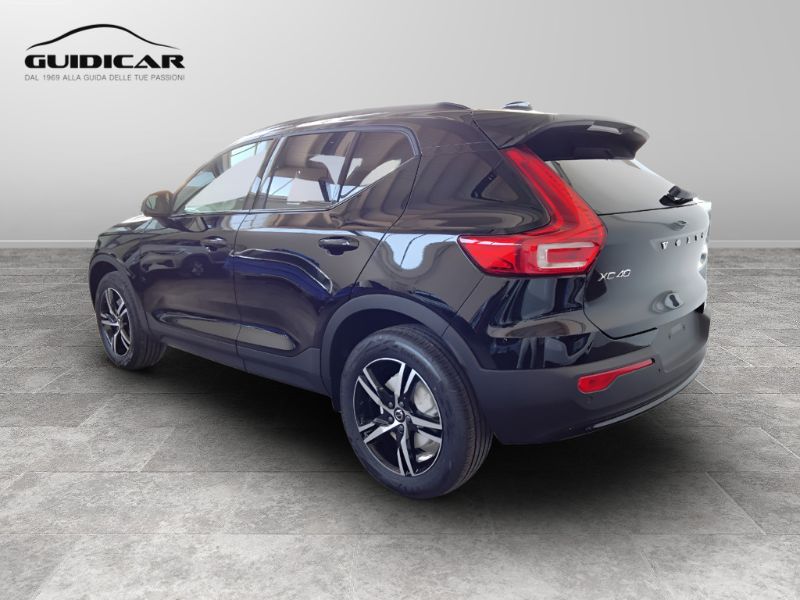 GuidiCar - VOLVO XC40 1 XC40 PLUS DARK B3 AUT Nuovo