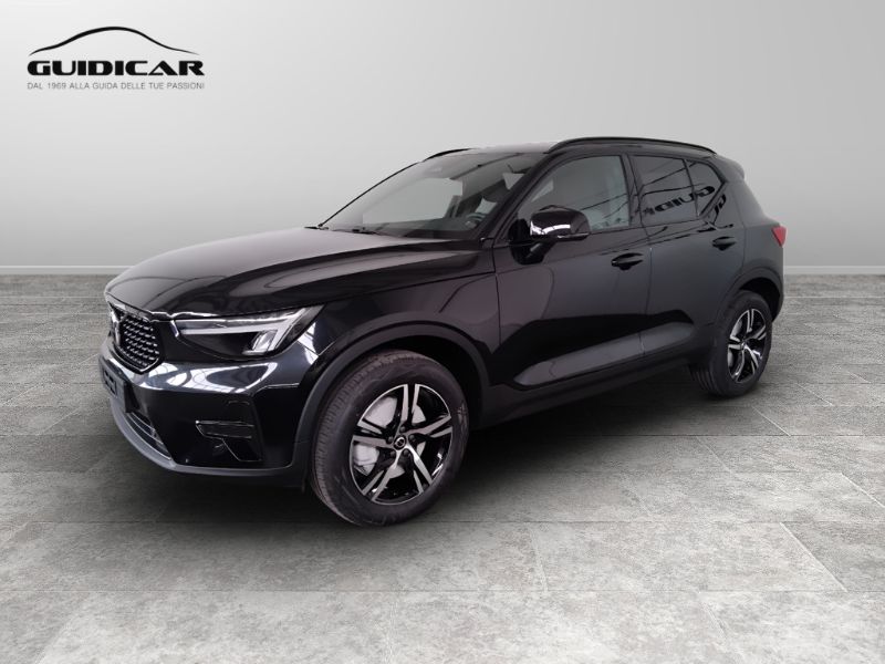 GuidiCar - VOLVO XC40 1 XC40 PLUS DARK B3 AUT Nuovo