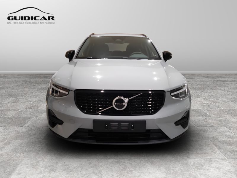 GuidiCar - VOLVO XC40 1 XC40 PLUS DARK B3 AUT Nuovo