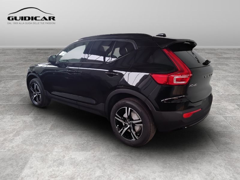 GuidiCar - VOLVO XC40 1 XC40 PLUS DARK B3 AUT Nuovo