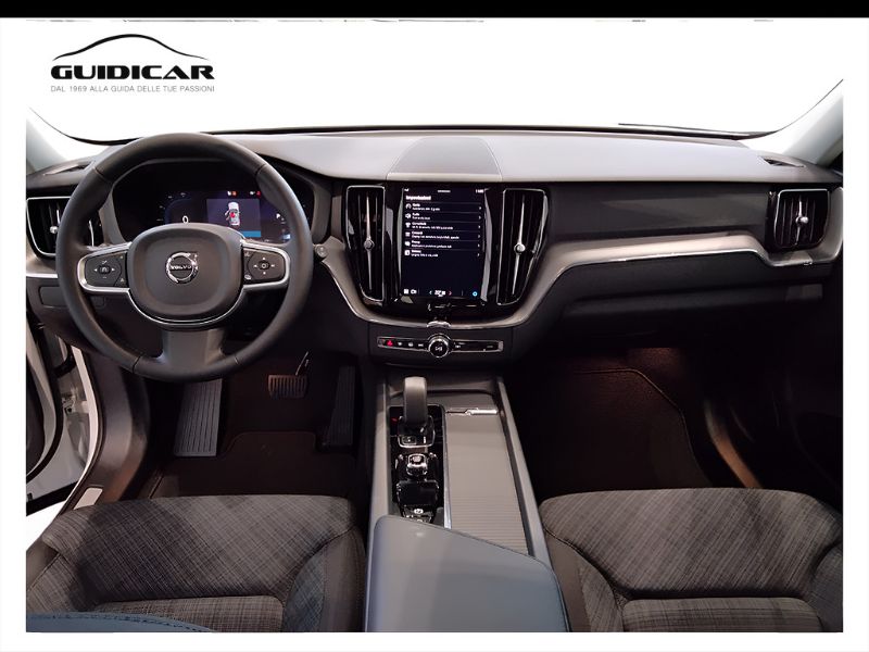 GuidiCar - VOLVO N.XC60 1 XC60 2.0 b4 Core auto Nuovo