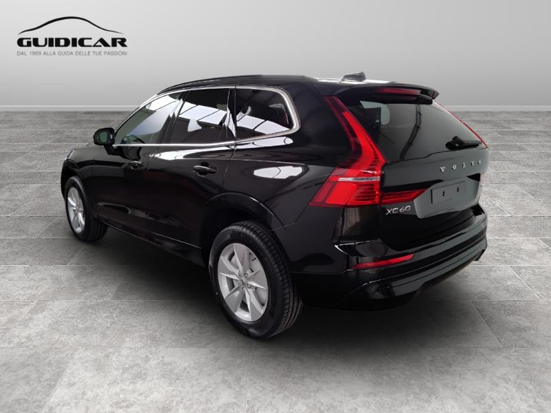 GuidiCar - VOLVO N.XC60 1 XC60 2.0 b4 Core auto Nuovo