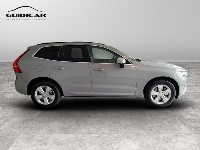 GuidiCar - VOLVO N.XC60 1 XC60 2.0 b4 Core auto Nuovo