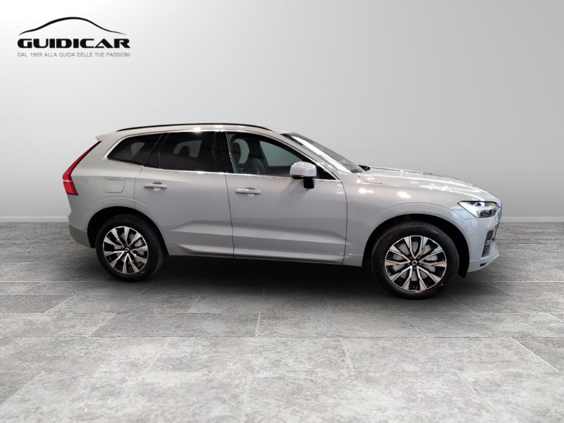 GuidiCar - VOLVO N.XC60 1 XC60 2.0 b4 Core auto Nuovo