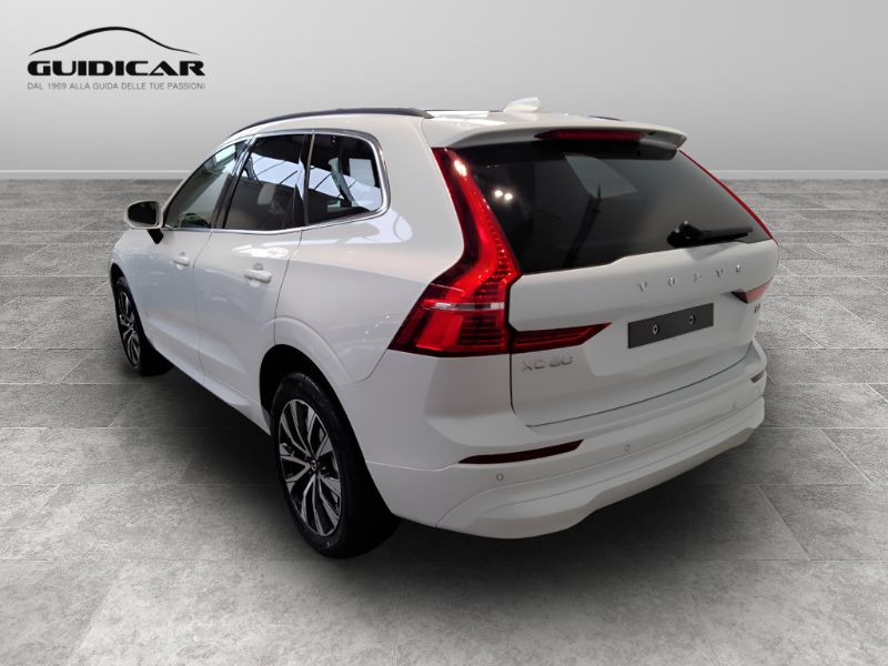 GuidiCar - VOLVO N.XC60 1 XC60 2.0 b4 Core auto Nuovo