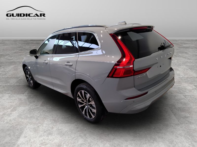 GuidiCar - VOLVO N.XC60 1 XC60 2.0 b4 Core auto Nuovo