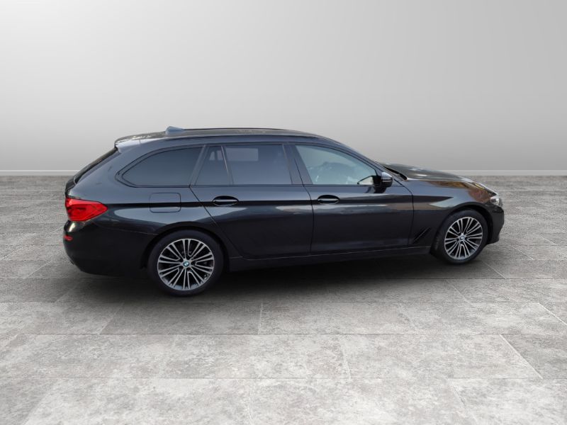 GuidiCar - BMW Serie 5 2020 520d Touring mhev 48V xdrive Luxury auto Usato