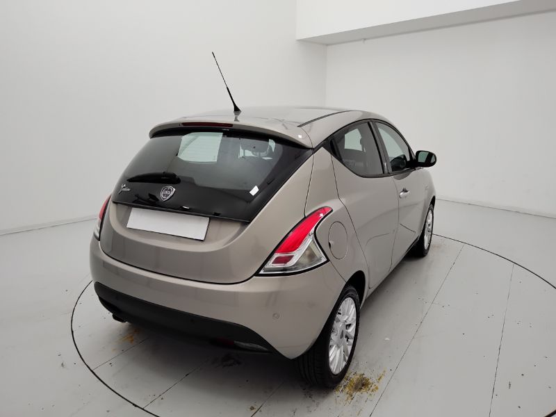 GuidiCar - LANCIA Ypsilon 2015 Ypsilon 1.2 8v Gold c/CL 69cv E6 Usato