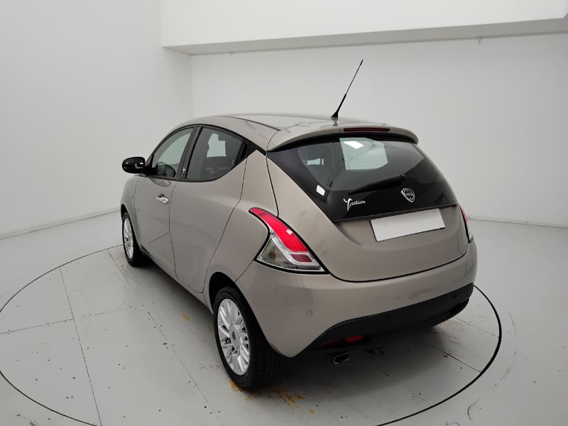 GuidiCar - LANCIA Ypsilon 2015 Ypsilon 1.2 8v Gold c/CL 69cv E6 Usato