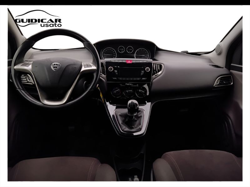 GuidiCar - LANCIA Ypsilon III 2011 2015 Ypsilon 1.2 8v Gold c/CL 69cv E6 Usato