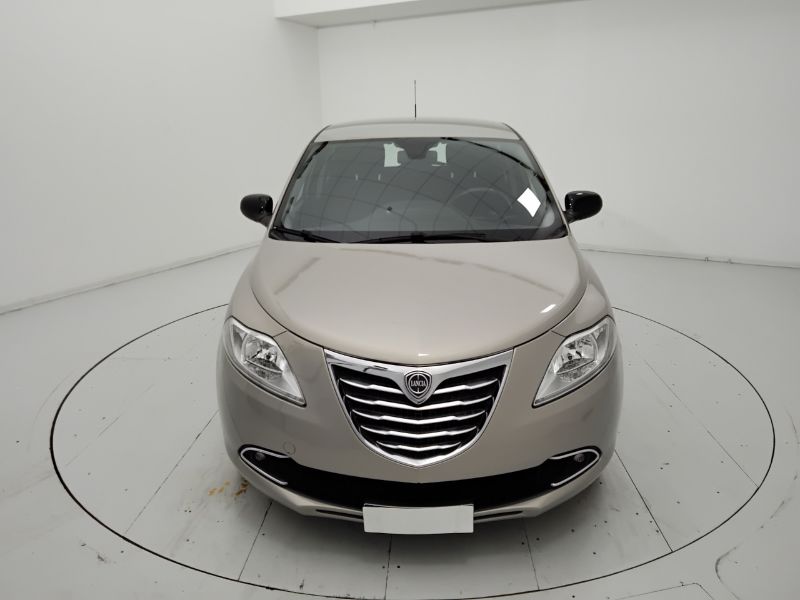 GuidiCar - LANCIA Ypsilon 2015 Ypsilon 1.2 8v Gold c/CL 69cv E6 Usato