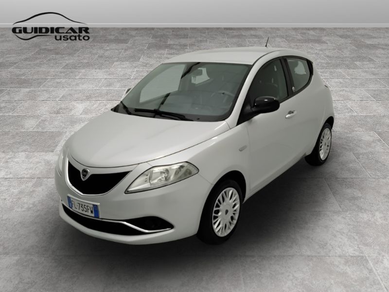 GuidiCar - LANCIA Ypsilon 2017 Ypsilon 1.2 Gold ecochic Gpl 69cv my16 Usato